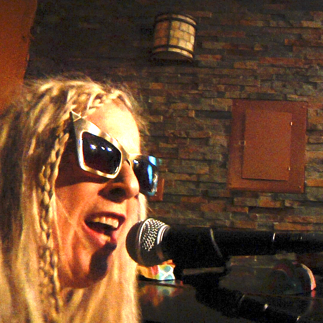 5C jazz club audience